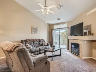 Photo #5: 2423575 Listing