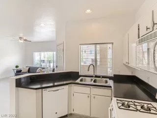 Photo #4: 2423598 Listing 