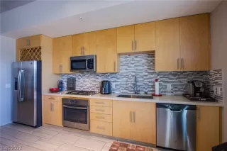 Photo #2: 2423640 Listing