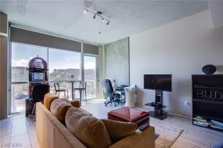 Photo #4: 2423640 Listing