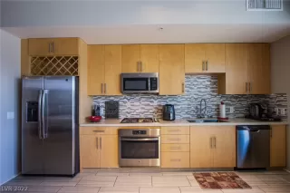 Photo #5: 2423640 Listing