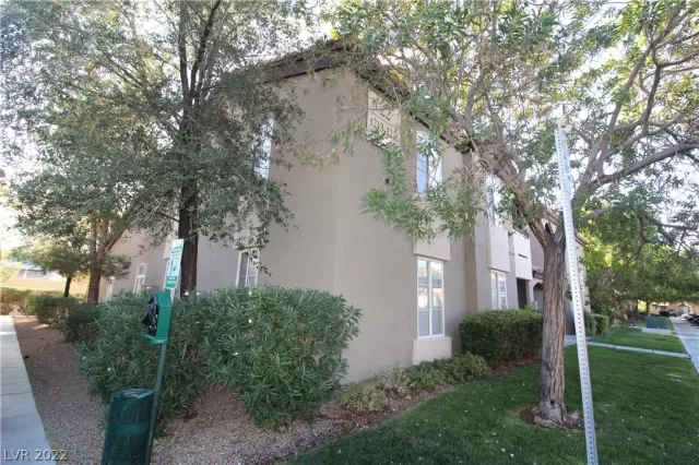 MLS: 2423659 Condo For Sale