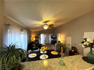 Photo #3: 2423722 Listing 