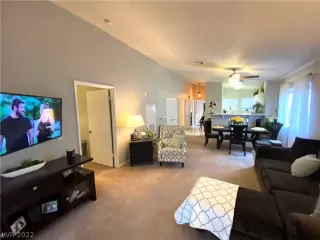 Photo #4: 2423722 Listing 