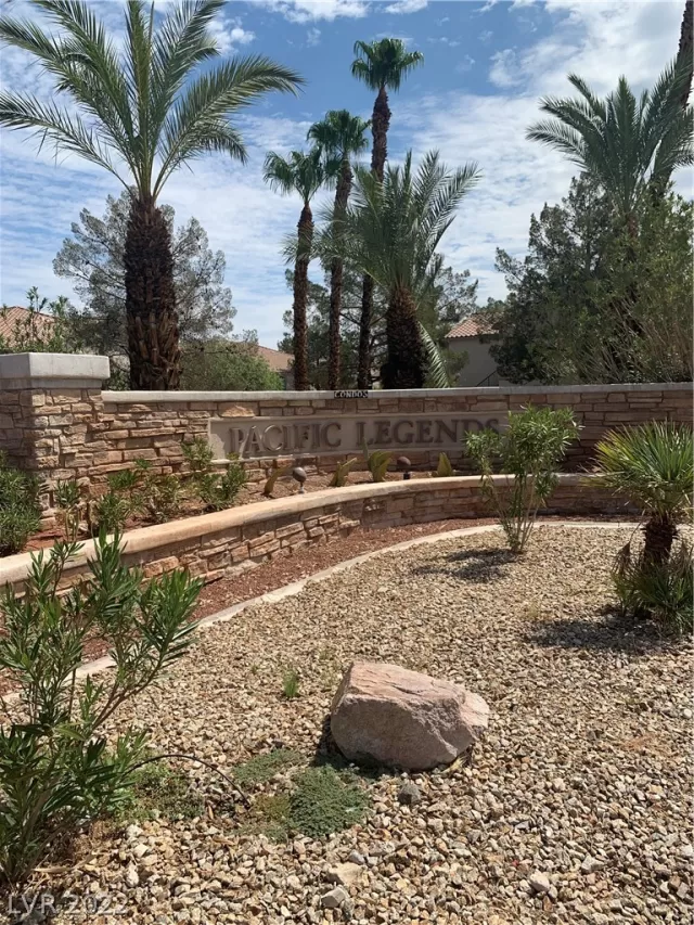 MLS: 2423774 Condo For Sale