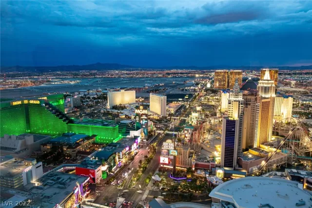 MLS: 2423792 Condo For Sale