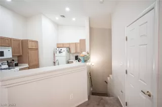 Photo #4: 2423827 Listing