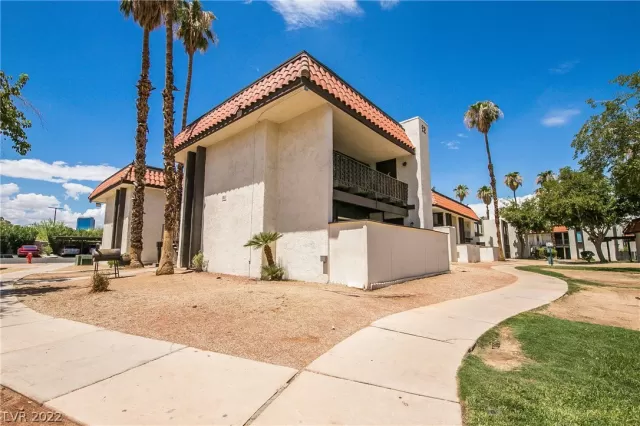 MLS: 2423847 Condo For Sale