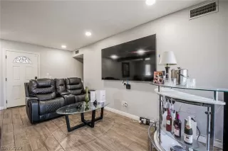 Photo #5: 2423847 Listing 