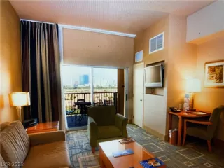 Photo #5: 2423867 Listing