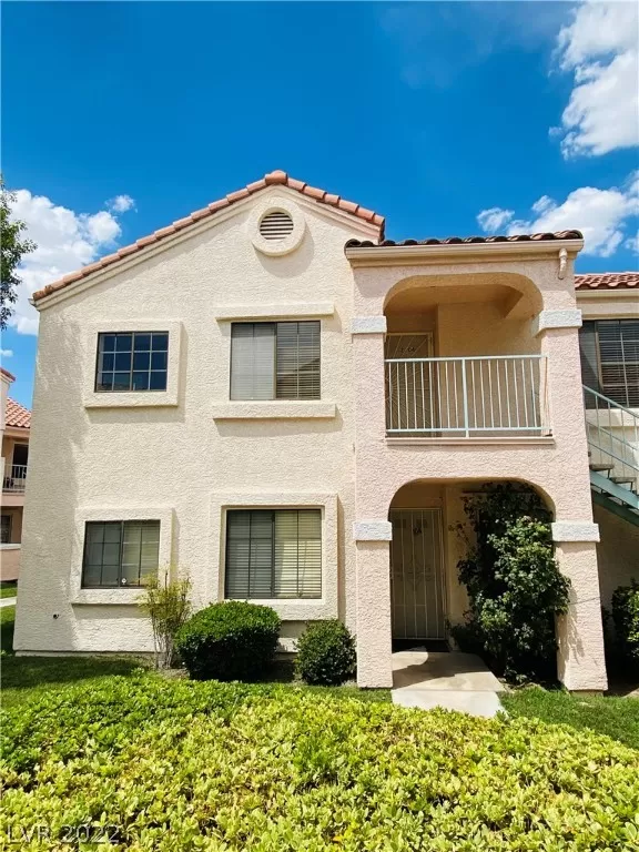 MLS: 2423868 Condo For Sale