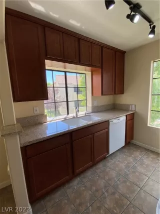 Photo #6: 2423868 Listing 