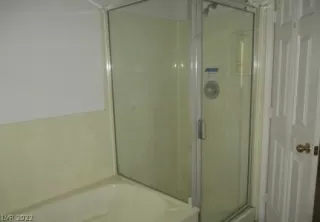 Photo #5: 2423915 Listing