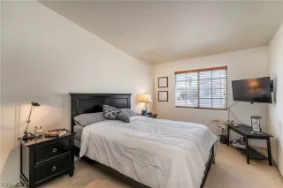 Photo #6: 2423930 Listing