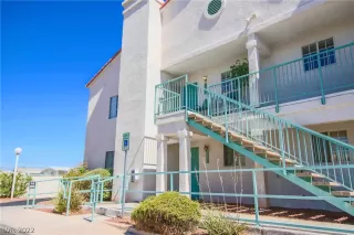 Photo #2: 2423956 Listing