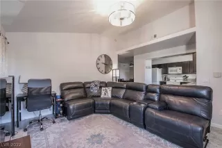 Photo #4: 2423956 Listing