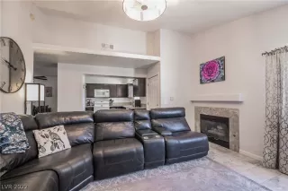 Photo #5: 2423956 Listing