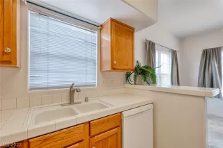 Photo #3: 2423973 Listing