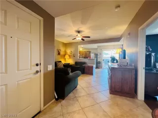 Photo #1: 2423977 Listing 