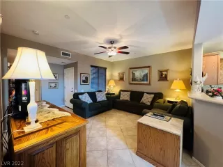 Photo #5: 2423977 Listing 