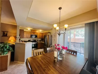 Photo #6: 2423977 Listing 