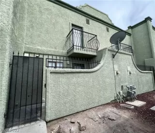 Photo #1: 2423978 Listing 