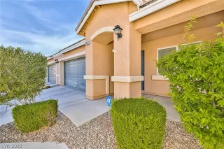 Photo #1: 2423988 Listing