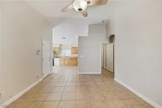 Photo #5: 2423988 Listing