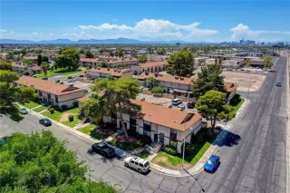 Photo #3: 2424023 Listing