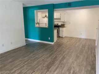 Photo #4: 2424024 Listing