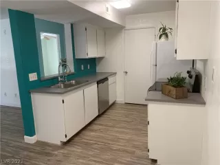 Photo #6: 2424024 Listing