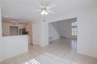 Photo #4: 2424039 Listing 