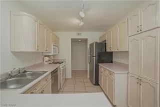 Photo #6: 2424039 Listing 