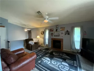 Photo #5: 2424044 Listing