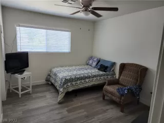 Photo #5: 2424050 Listing