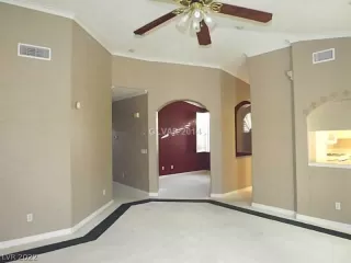 Photo #4: 2424075 Listing 