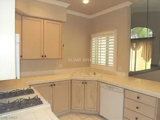 Photo #5: 2424075 Listing 