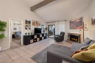 Photo #1: 2424084 Listing