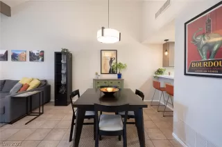 Photo #2: 2424084 Listing