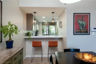 Photo #3: 2424084 Listing