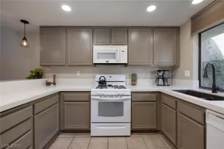 Photo #6: 2424084 Listing