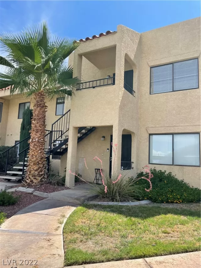 MLS: 2424123 Condo For Sale