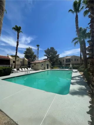 Photo #1: 2424123 Listing 