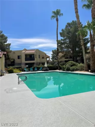 Photo #2: 2424123 Listing 