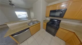 Photo #3: 2424148 Listing 