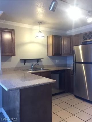 Photo #3: 2424205 Listing 