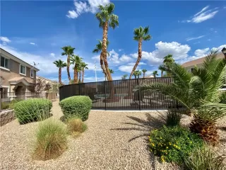 Photo #3: 2424208 Listing