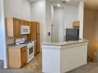 Photo #4: 2424208 Listing