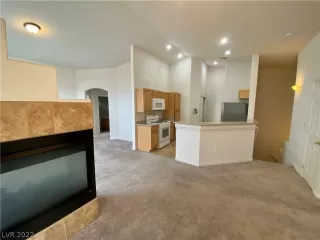 Photo #6: 2424208 Listing