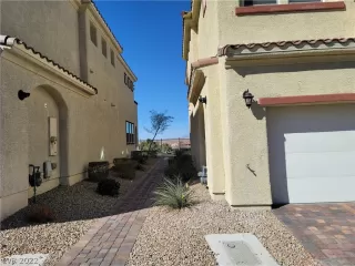 Photo #5: 2424265 Listing 